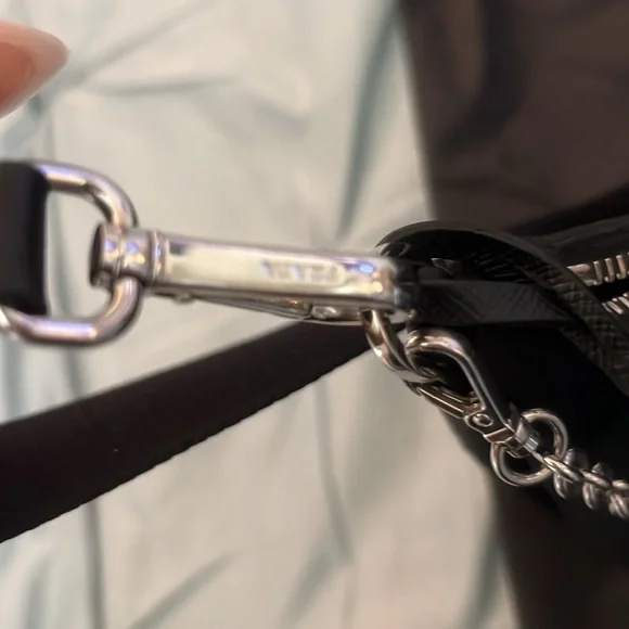 AUTHENTIC PRADA RE-EDITION 2005 - Picture 5 of 9